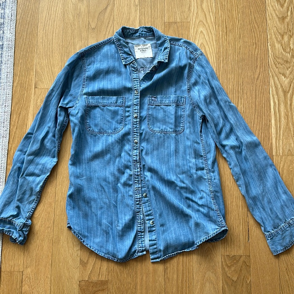 Abercrombie & Fitch Chambray Blouse Button Down